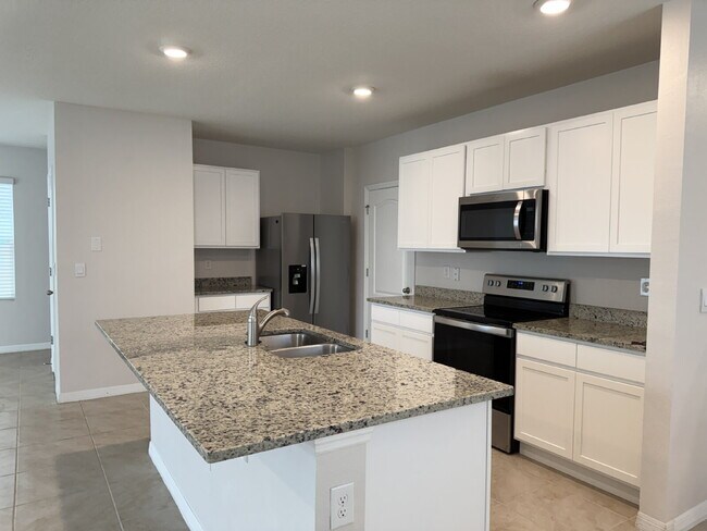 Building Photo - 2099 Tay Wes Dr