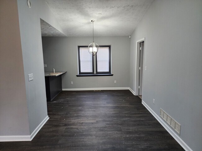 Building Photo - Beautiful 4 bed 3 bath home located in Acworth