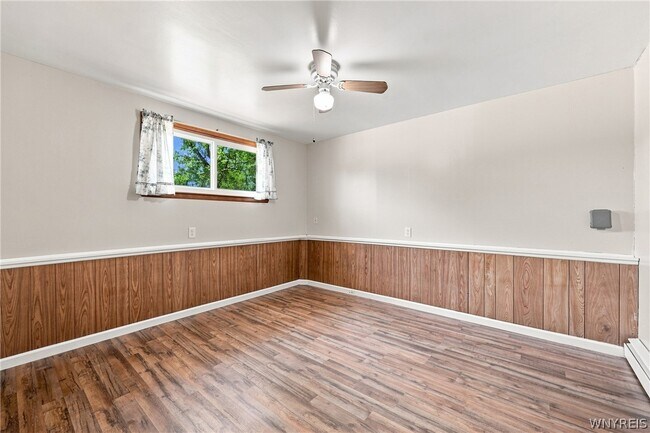 Building Photo - 35 Tomcyn Dr