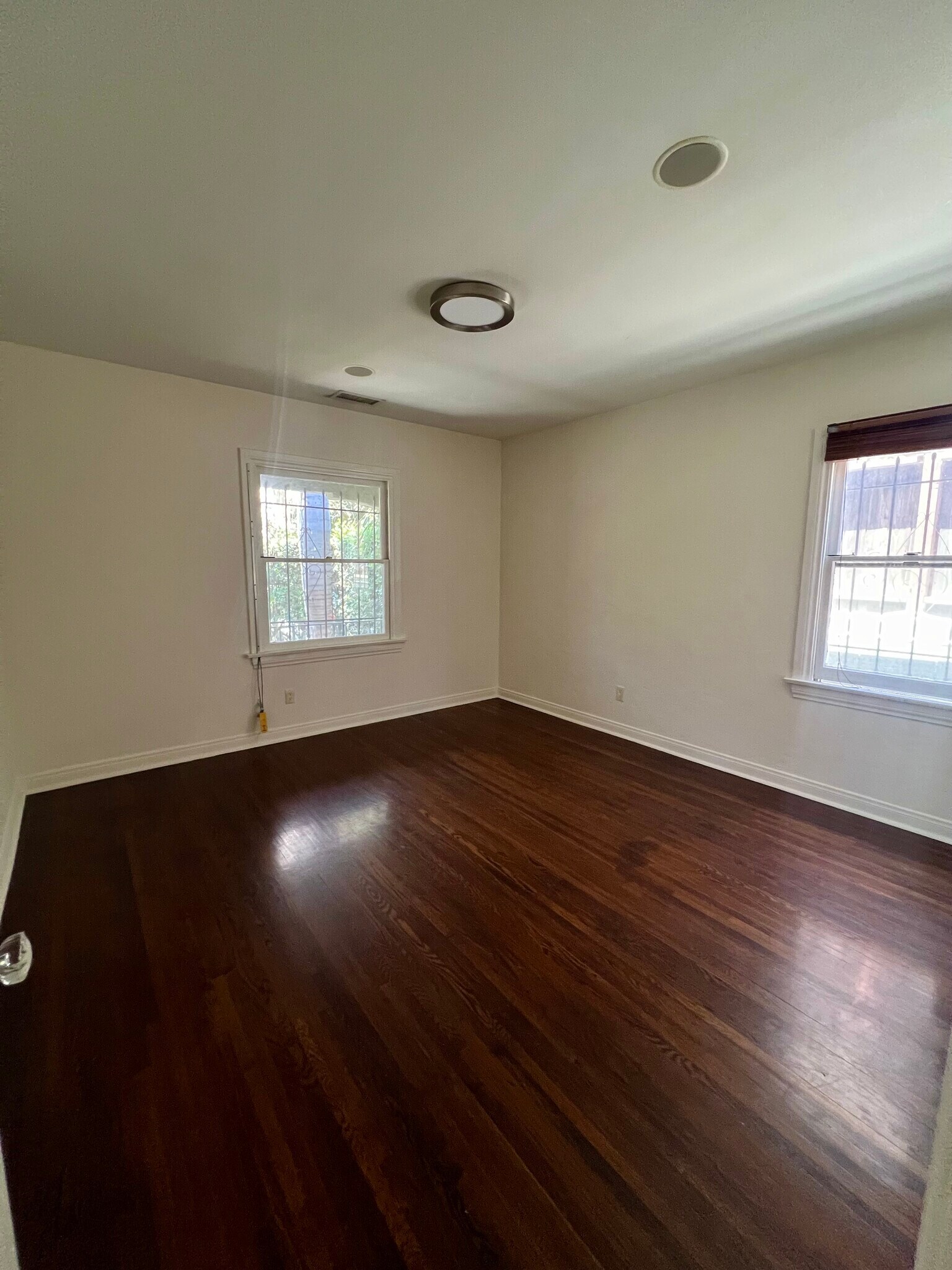 bd 1 - 1152 N Sycamore Ave