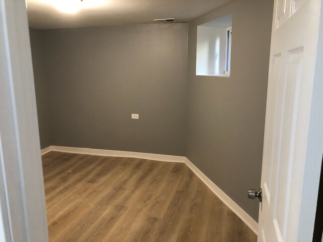 3rd Bedroom - 5521 S Dorchester Ave
