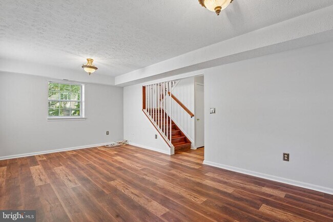Building Photo - 2313 Westport Ln
