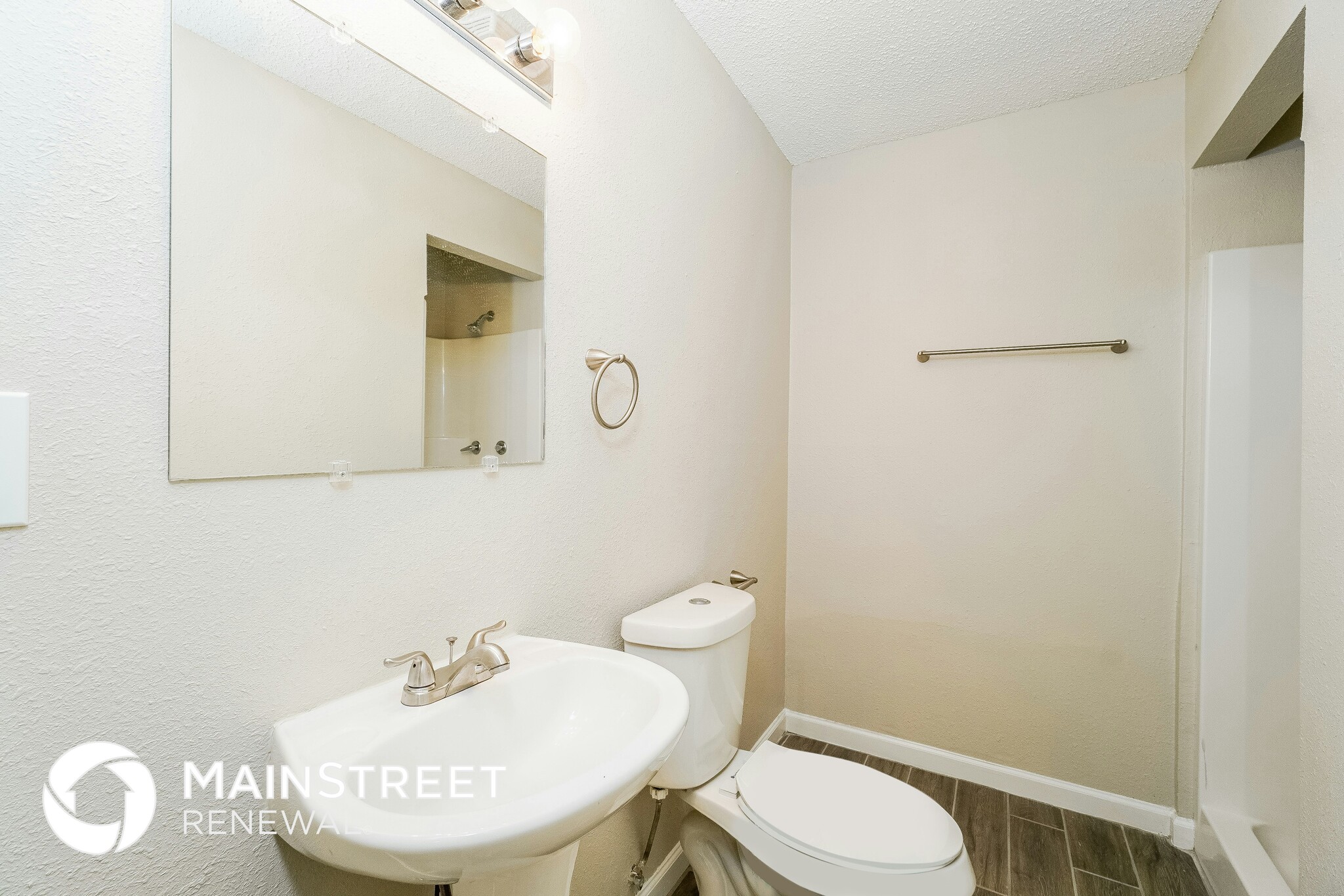 Building Photo - 7331 Glen Heights