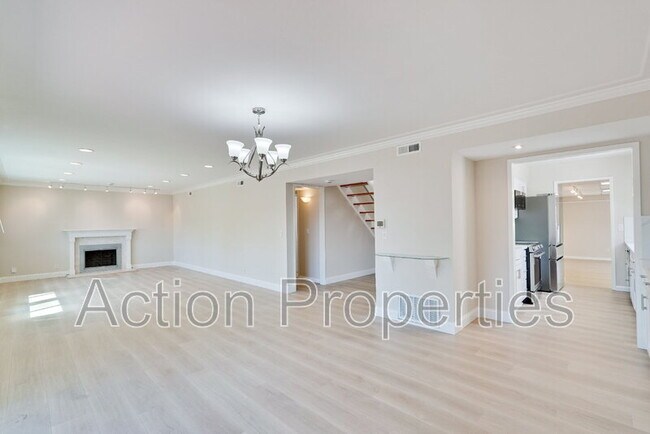 Building Photo - 3806 Century Dr