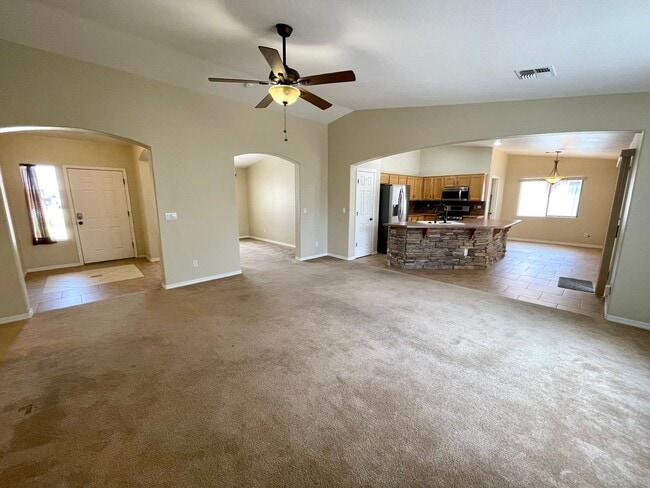 Building Photo - Beautiful 3 Bedroom Home in Cul de Sac!
