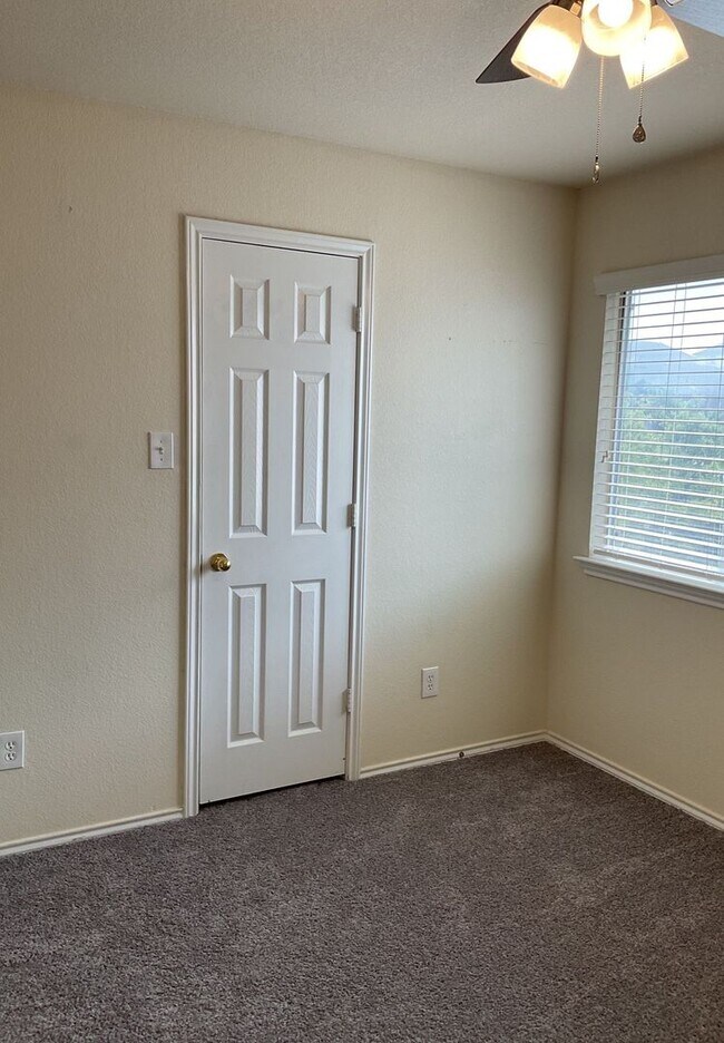 Building Photo - 4302 Cessnock Dr