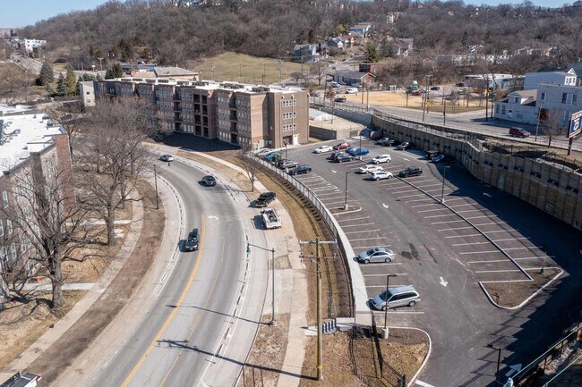 Building Photo - 1001 Marshall Ave