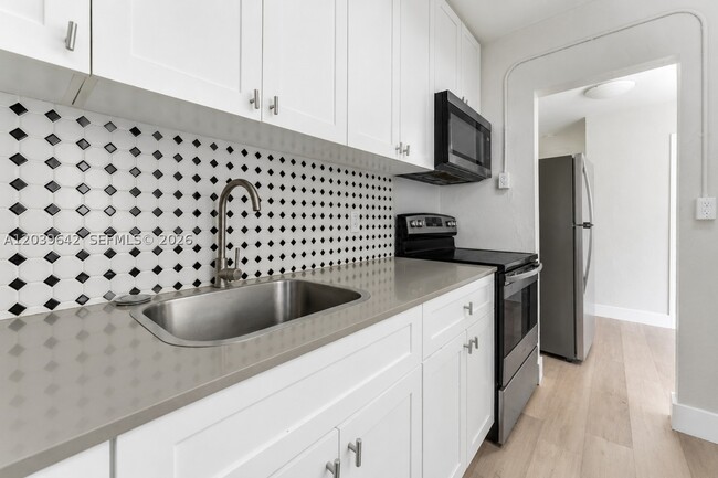 Building Photo - 6647 SW 59th St