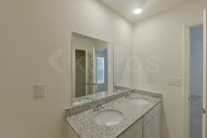 Building Photo - 106 Flat Rock Ml Trl