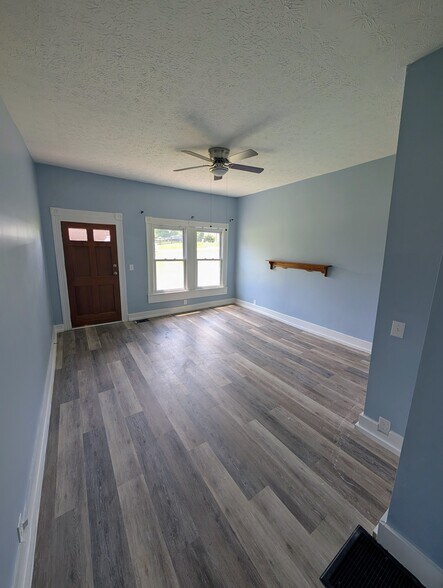 Building Photo - 6109 Billtown Rd