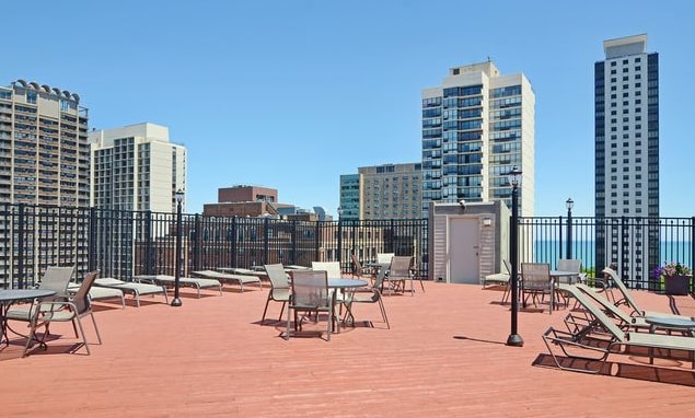 Building Photo - 450 W Briar Plz