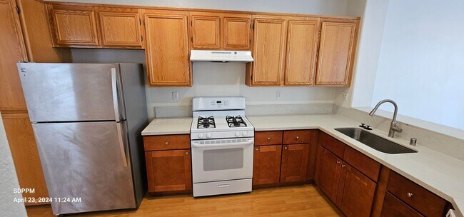 Building Photo - SCRIPPS RANCH - Ivy Hill - Nice 3 Bedroom / 2.5 Bath Townhouse.  AVAILABLE 08/17/2026.