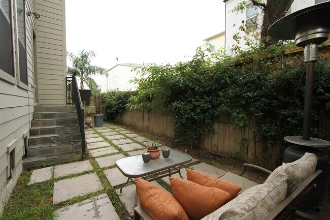 Building Photo - 5525 Kiam St
