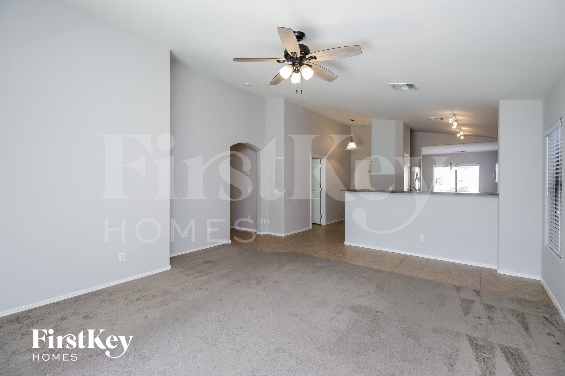 Building Photo - 3193 W Sunshine Butte Dr