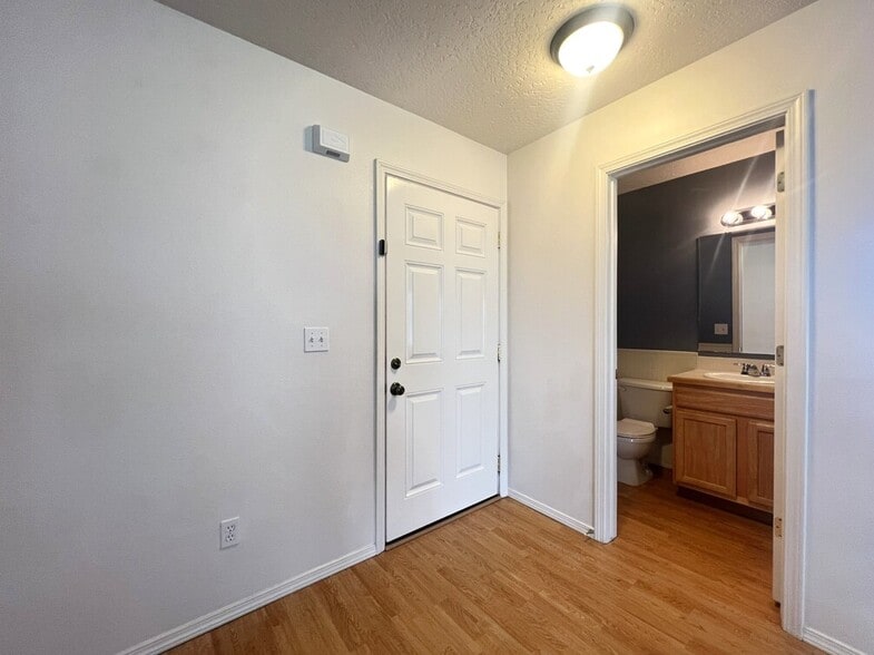 Building Photo - 9656 W Shelborne Dr