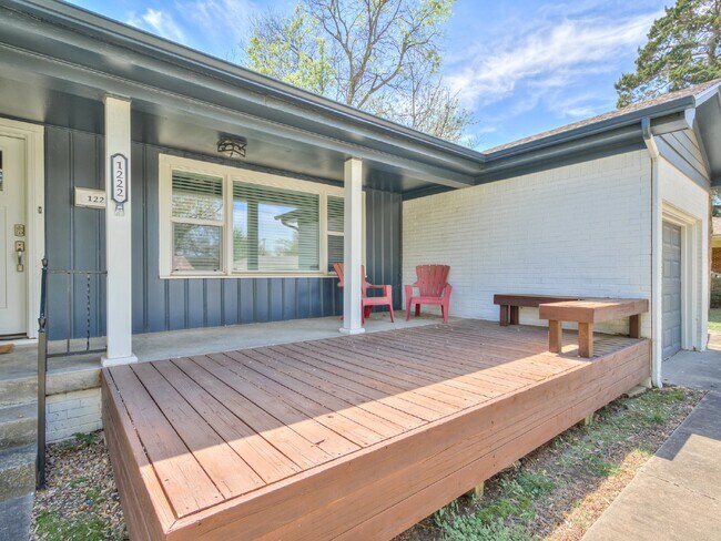 Building Photo - Beautiful Home Just Minutes from the OU Campus!