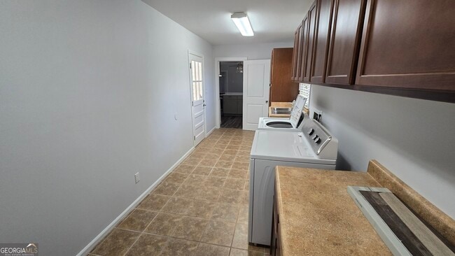 Building Photo - 1151 Stark Rd