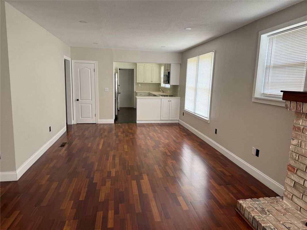 Building Photo - 5025 SW 64th Ave