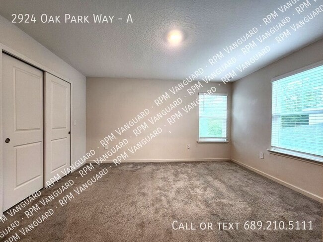 Building Photo - 2924 Oak Park Way