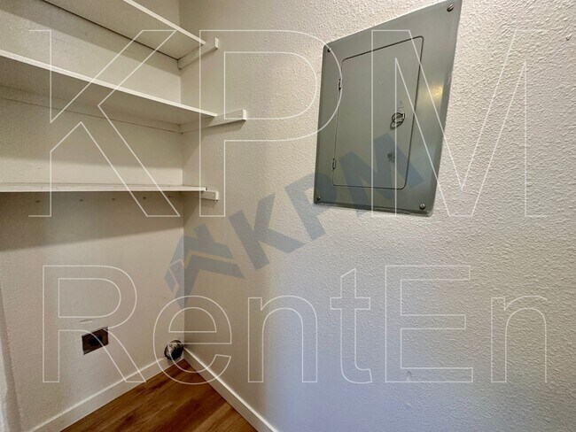 Building Photo - 5530 Fox Sparrow Ct