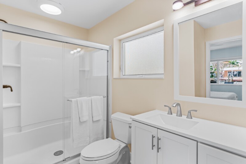 Building Photo - 14827 N Bayshore Dr