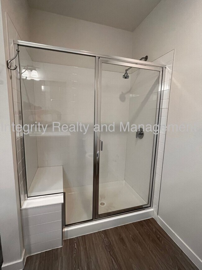 Building Photo - 2 Bed/2 Bath Condo, 17353 Wilde Avenue Uni...