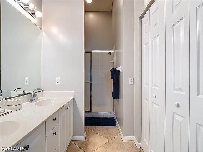 Building Photo - 4970 Deerfield Way