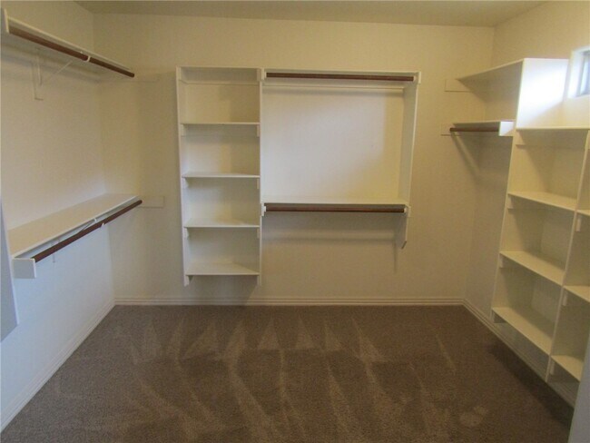 Building Photo - 4200 SW Rhinestone Blvd