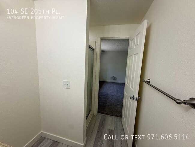 Building Photo - 104 SE 205th Pl