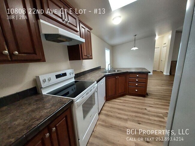 Building Photo - 10808 22nd Ave Ct E