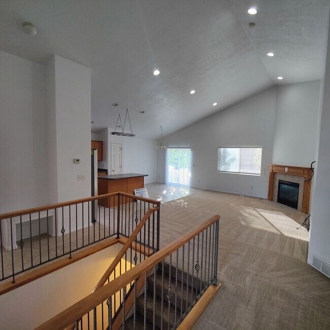 Building Photo - 5 Bed 3 Bath House in Lehi for Rent!