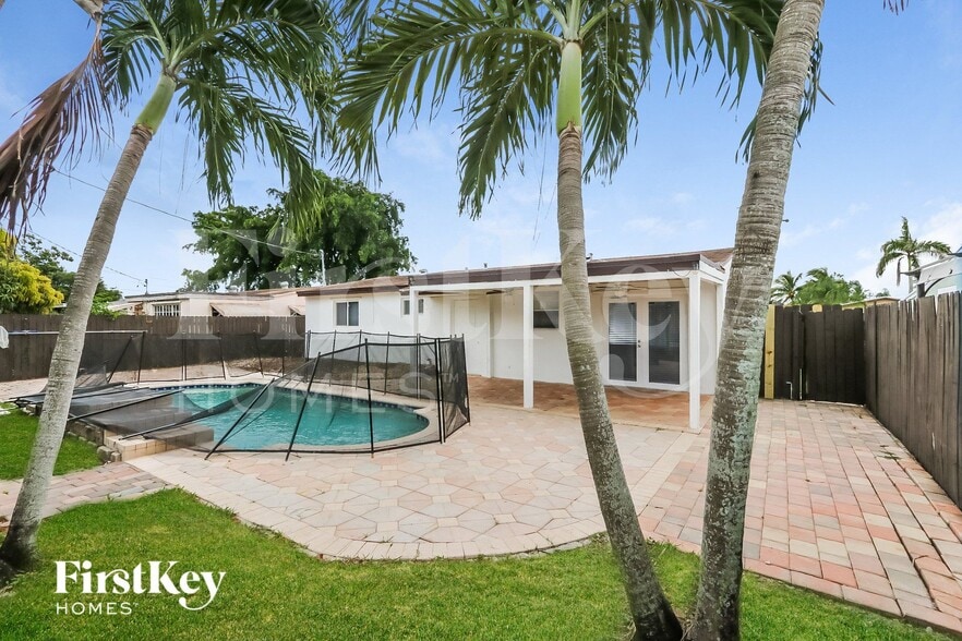 Building Photo - 7551 Buchanan St