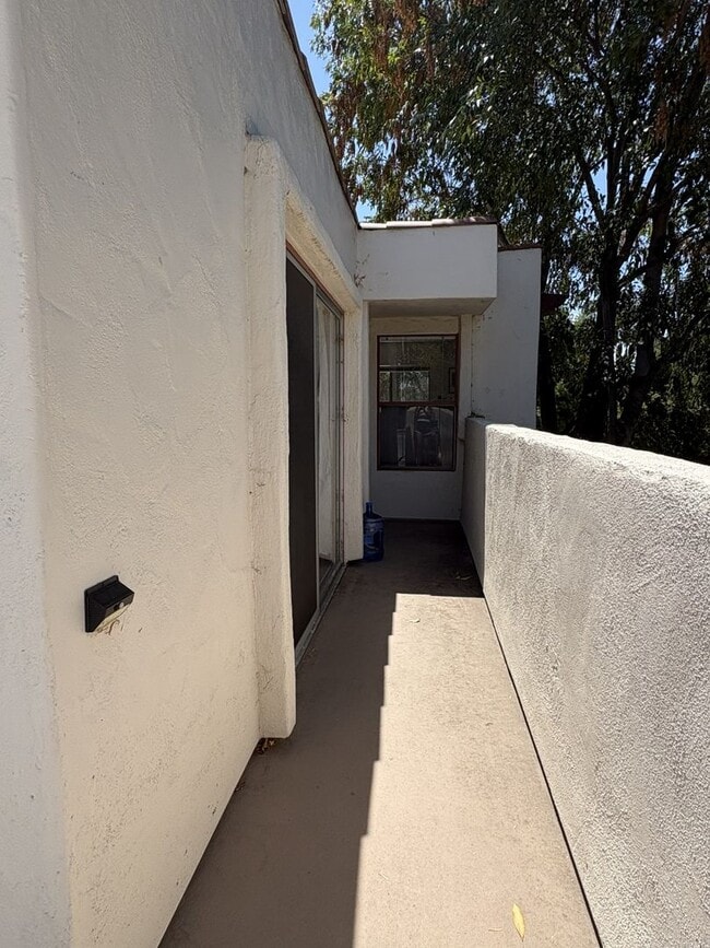 Building Photo - 503 E Aliso St