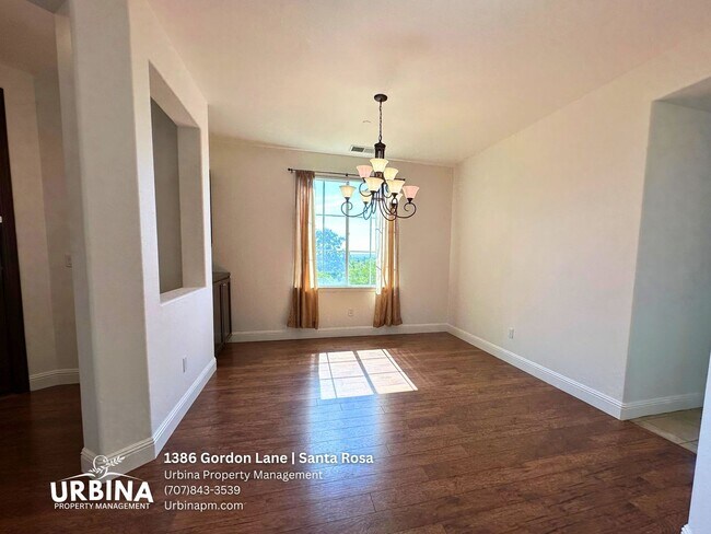 Building Photo - 1386 Gordon Ln