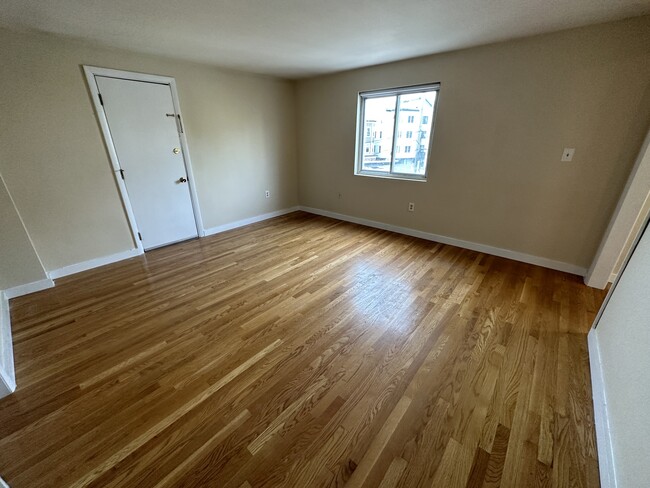 Building Photo - 4 Leeds St