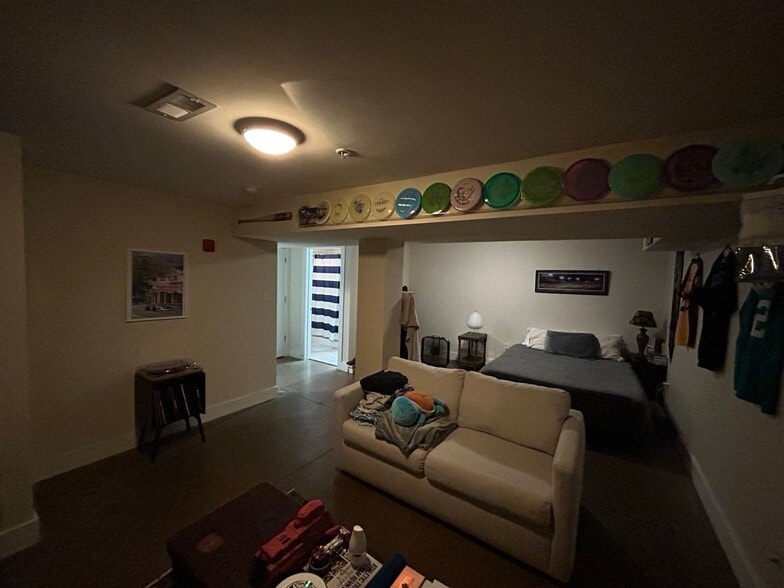 Building Photo - Mortons Apartments