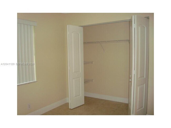Building Photo - 286 Bridgeton Way