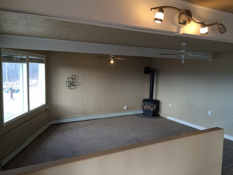 Building Photo - 460 W Briar Dr
