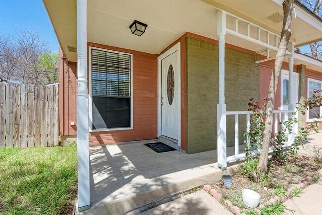 Building Photo - 8610 Croydon Loop