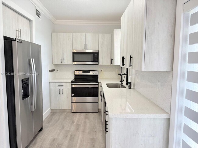 Building Photo - 7330 NW 174th Terrace