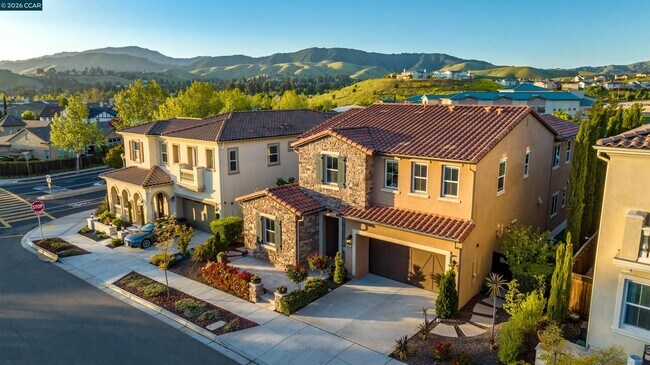 Building Photo - 2004 Drysdale St