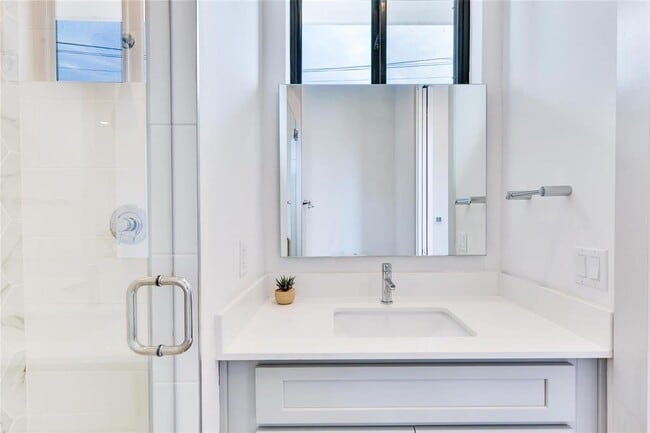 Building Photo - 2105 Pennsylvania Ave