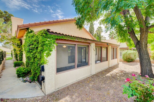Building Photo - 4BEDROOM HOME ON THE GOLF COURSE 89130 * C...