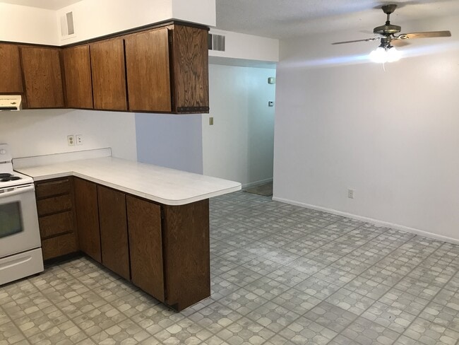 Building Photo - Tempe 3 Bed, 2 Bath Single Story in Cul de...
