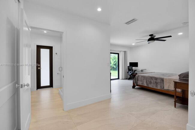 Building Photo - 6860 SW 99th Terrace