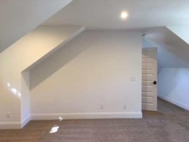 Building Photo - 1127 George St