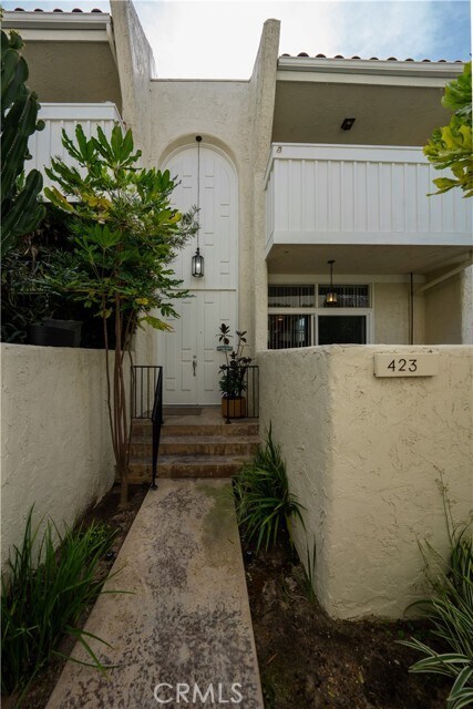 Building Photo - 423 2nd St