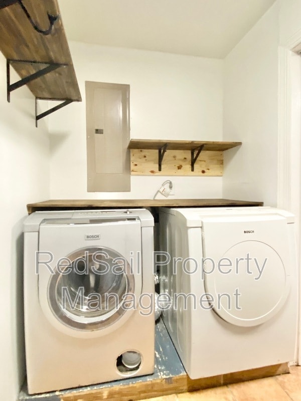 Building Photo - 773 Childress Dr