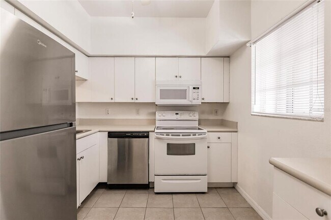 Building Photo - 8408 Bernwood Cove Loop
