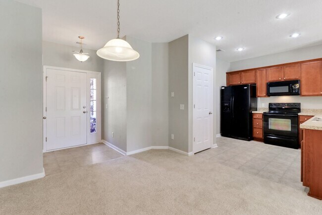 Building Photo - 3 Bed, 2. 5 Bath Like New Townhome in Richmond Hill